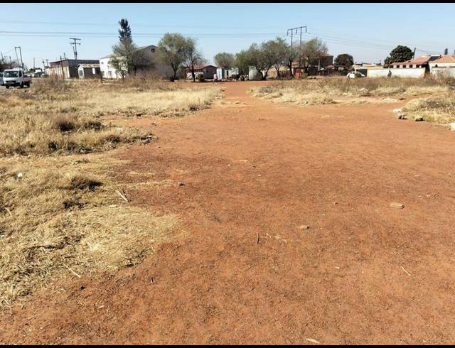 LAND FOR SALE IN BRAAMFISCHERVILLE